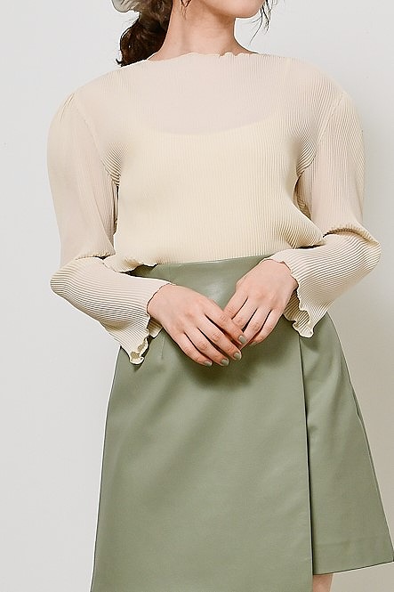 プリーツシアーブラウス