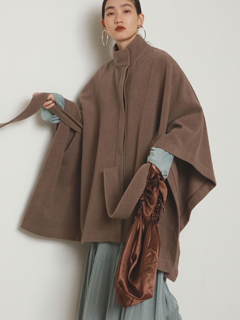 スタンドカラーポンチョコート