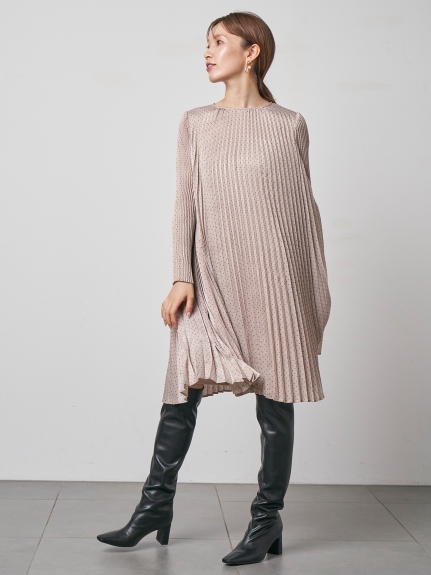 サテンプリーツドットワンピース