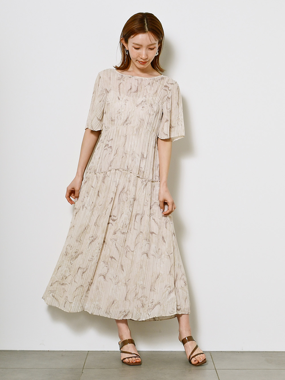 マーブルフラワープリーツワンピース