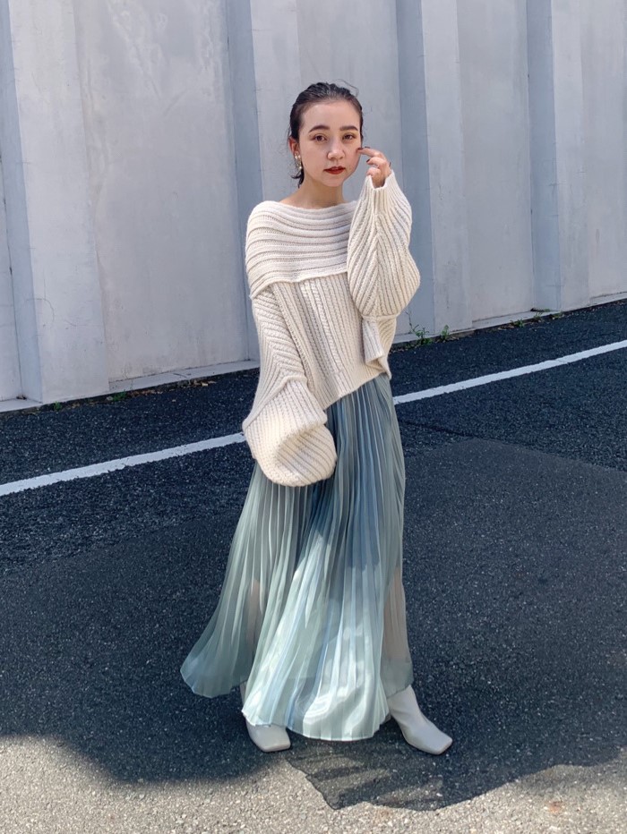 シアープリーツスカート