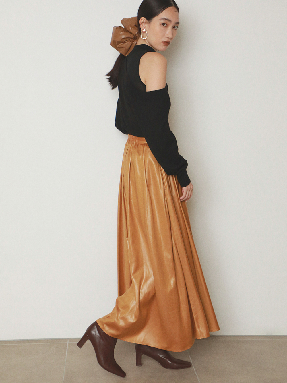 シャイニーボリュームスカート