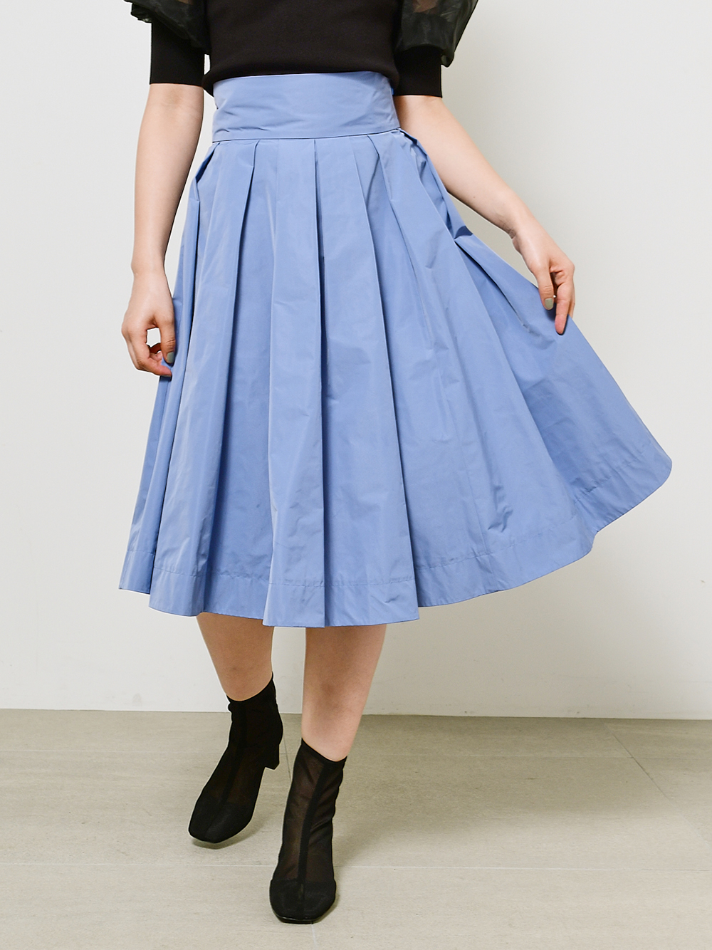 タフタミモレスカート