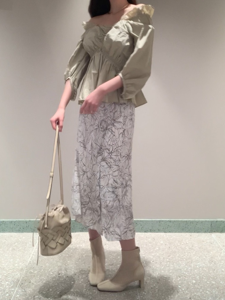 ラインフラワーナロースカート