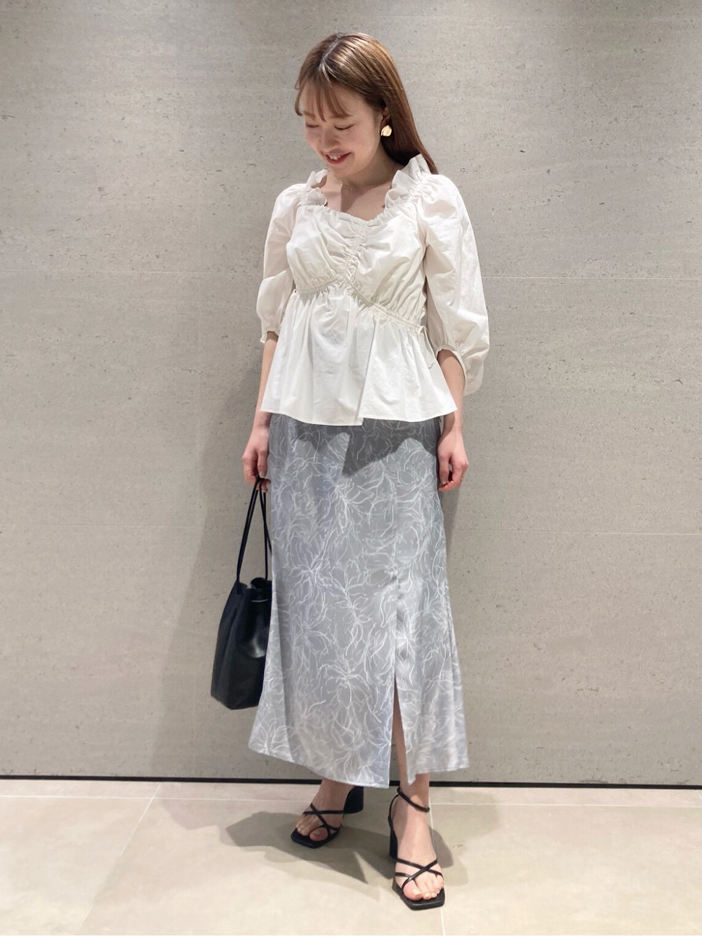 ラインフラワーナロースカート