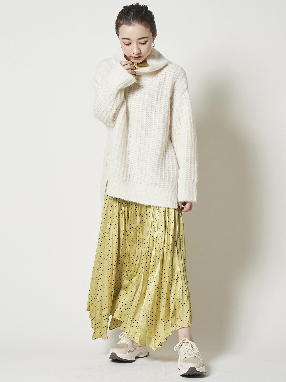 ルーズネックモヘアニットプルオーバー