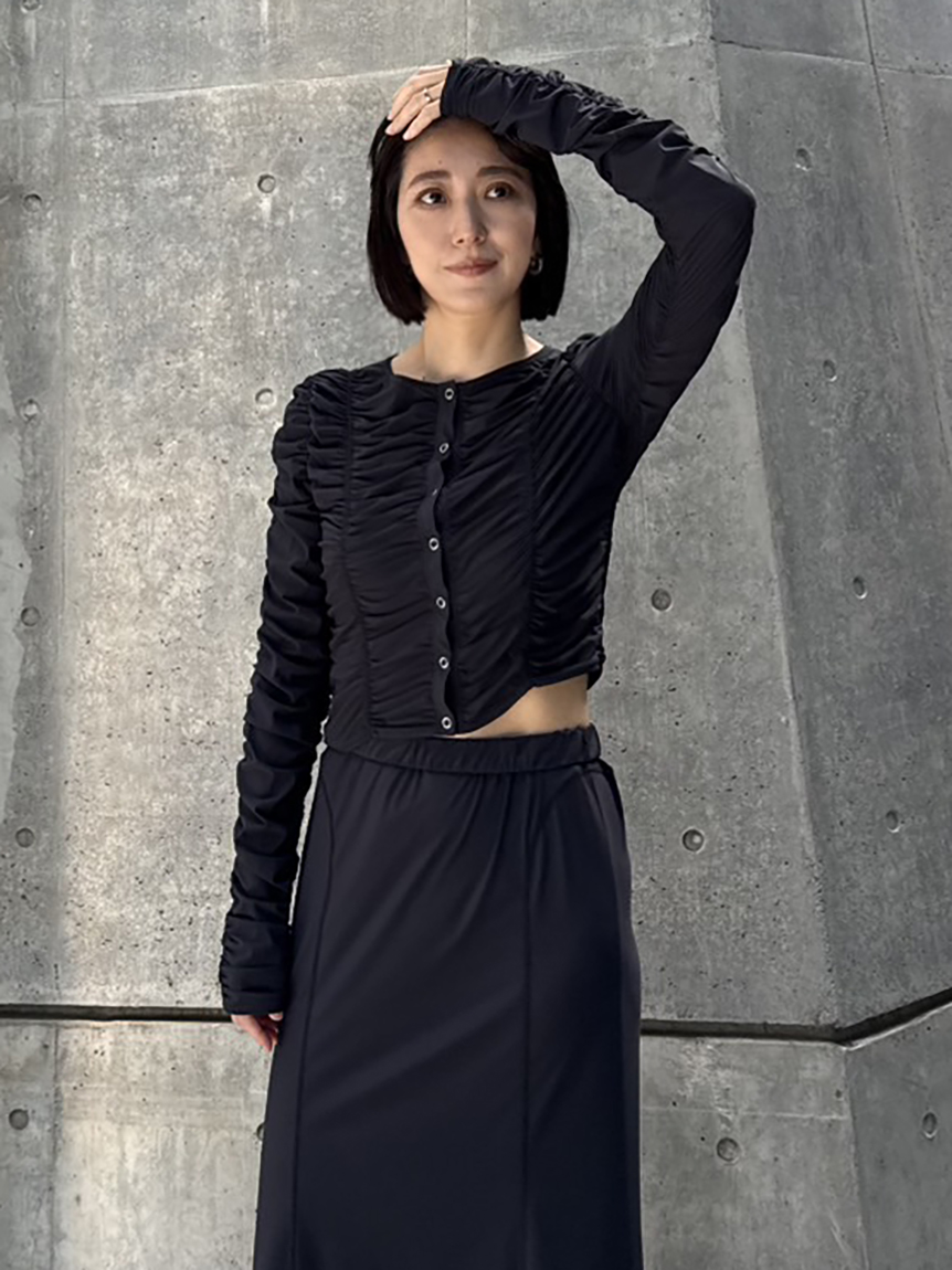 新品未使用❤️Mブラック【SUKALA】ウエーブリブアクティブクロップドトップス SUKALA】ウエーブリブアクティブクロップドトップスの通販 by