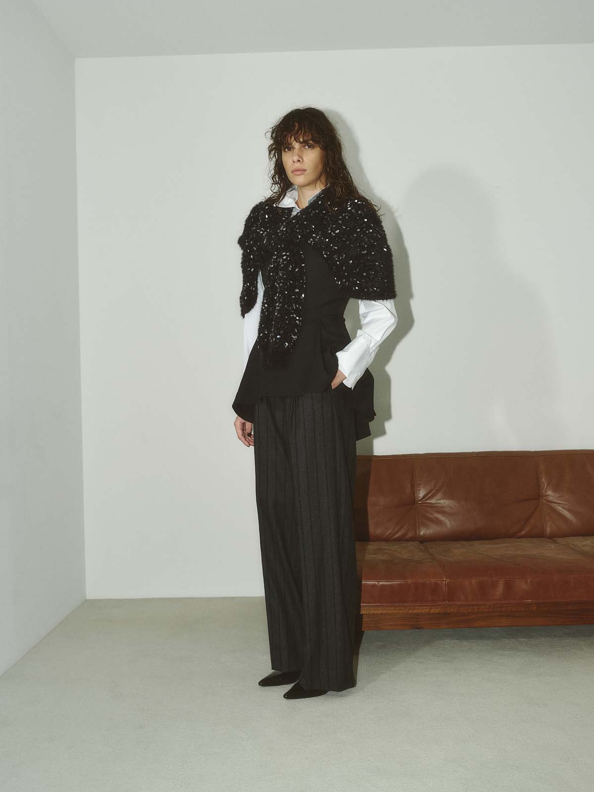 SHIPSシップス　ペプラムトップスセットアップ　ブラック　フォーマル SHIPSシップス ペプラムトップスセットアップ ブラック フォーマル