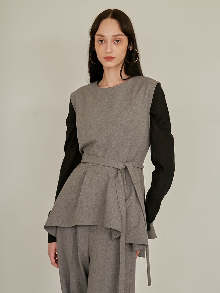 SHIPSシップス　ペプラムトップスセットアップ　ブラック　フォーマル SHIPSシップス ペプラムトップスセットアップ ブラック フォーマル