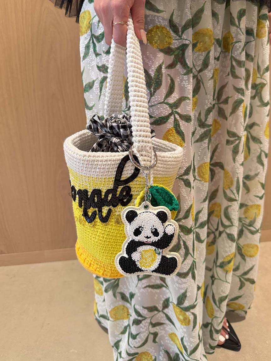 美品　パンダ　チャーム　ミンク キラキラ目が愛らしい！ミンク素材の大人可愛い“パンダ”バッグ